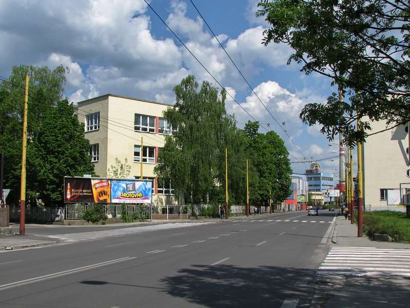 Pripravujeme na predaj veľkometrážny 3-izbový byt po kompletnej rekonštrukcii s balkónom a lodžiou na Predmestskej